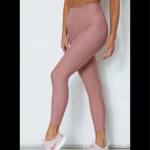 White fox active mauve leggings small